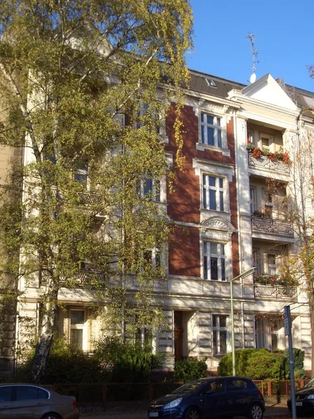 Schöne Altbauwohnung nahe Einkaufsmeile Schloßstraße — photo 1